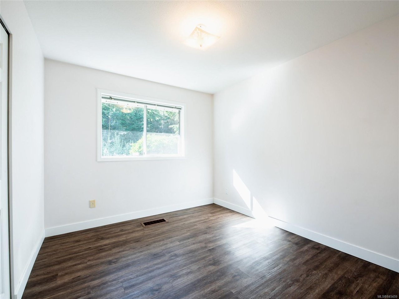 1295 Kopernick Rd