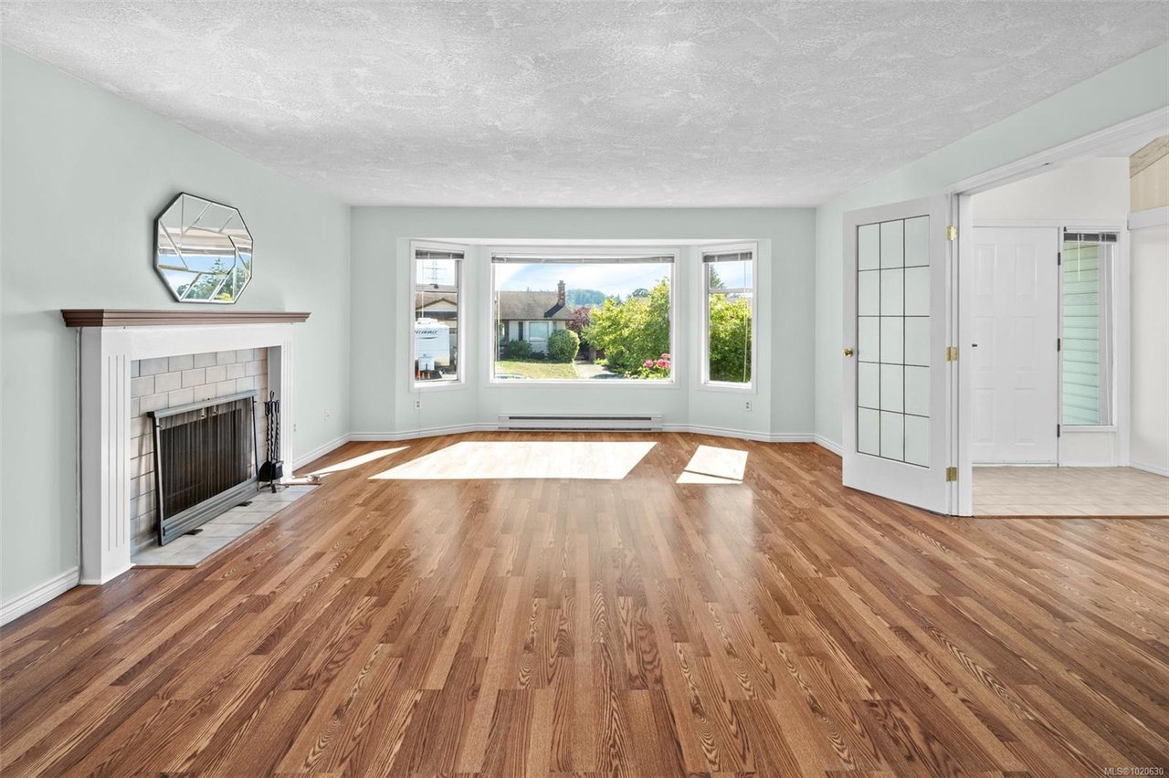 4243 Panorama Dr
