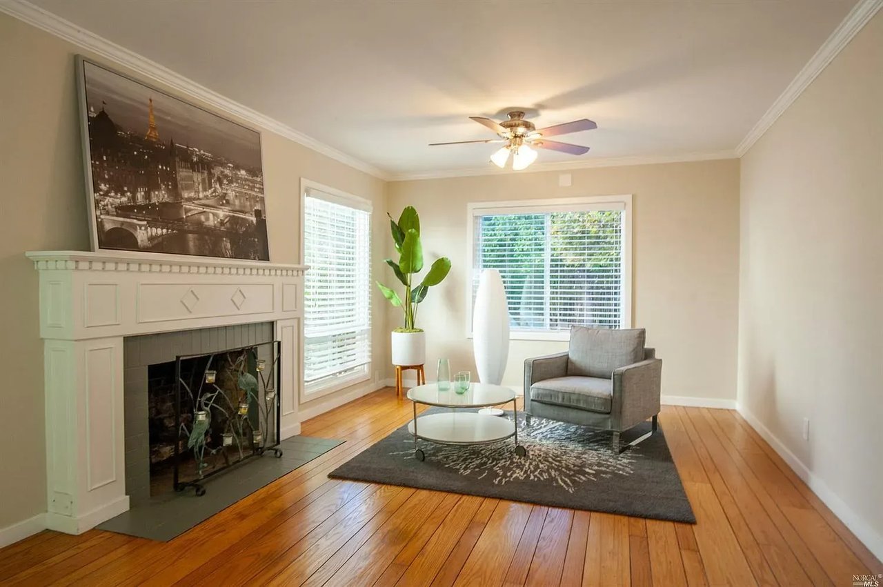 21 Baywood Ct