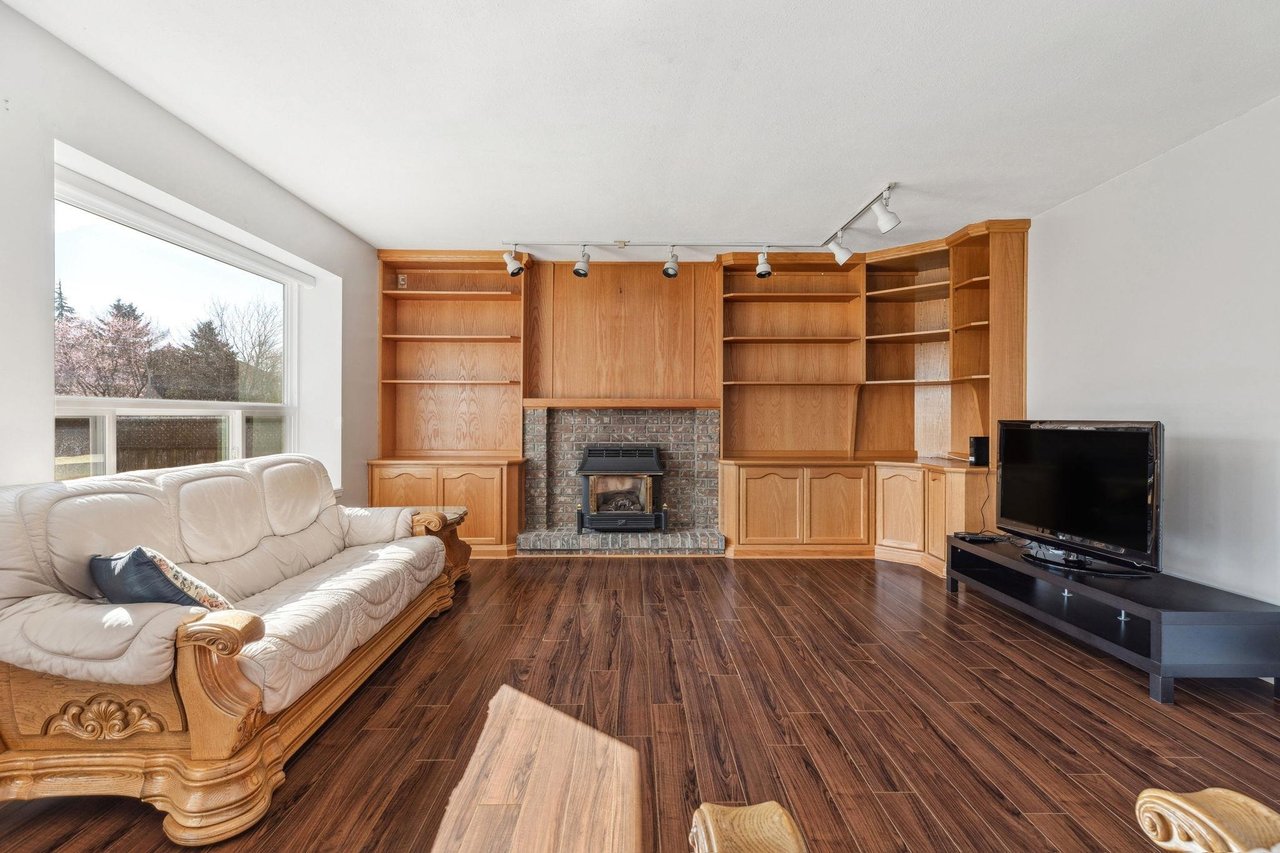 8118 153a St