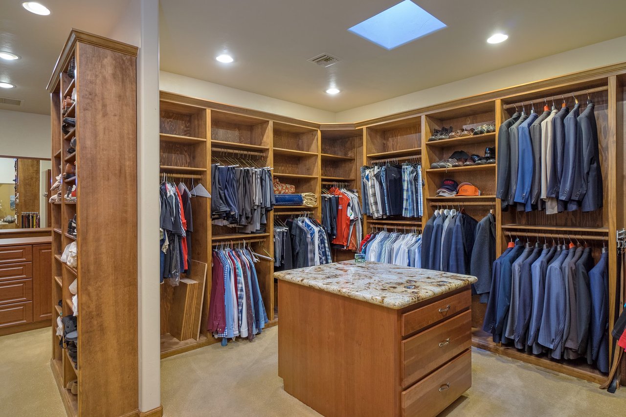 Incomparable Foothills Residence