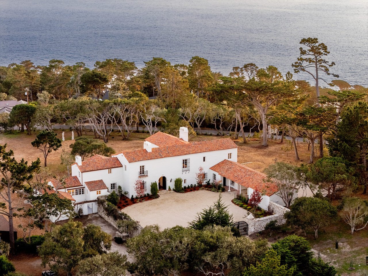 Pebble Beach Icon - 1451 Ondulado Road