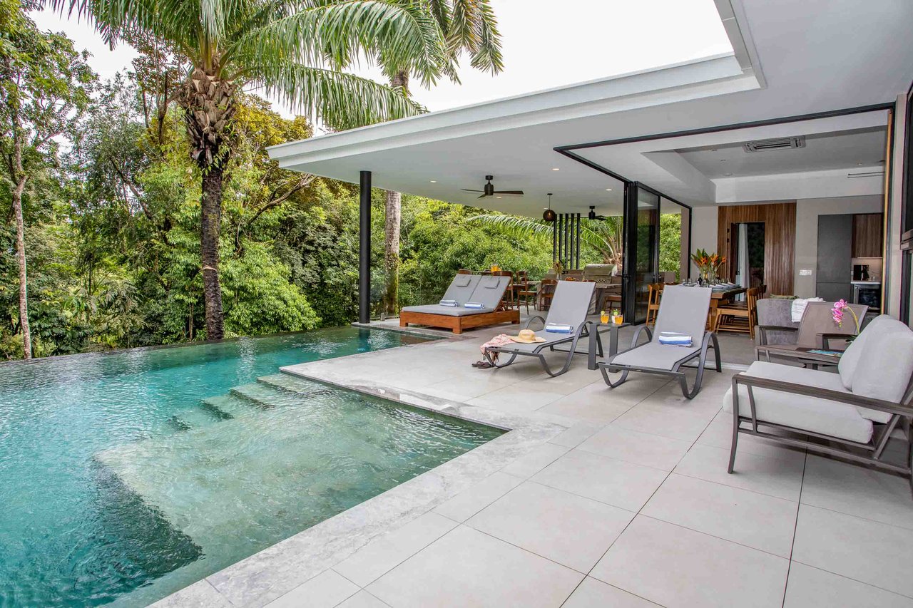 Contemporary Tropical Luxury Home