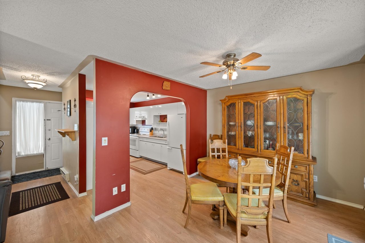 24-2830 W Bourquin Cres