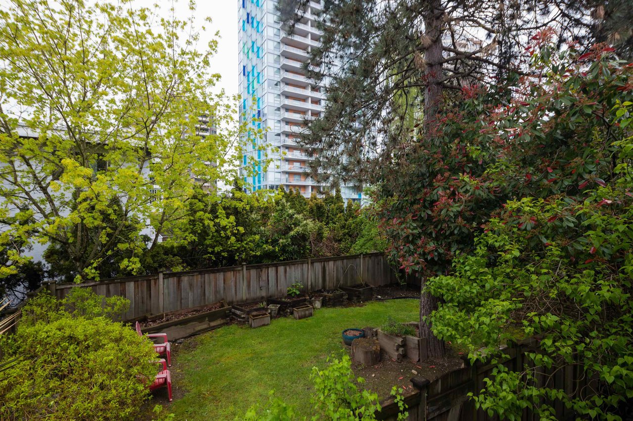 212-5932 Patterson Avenue, Burnaby