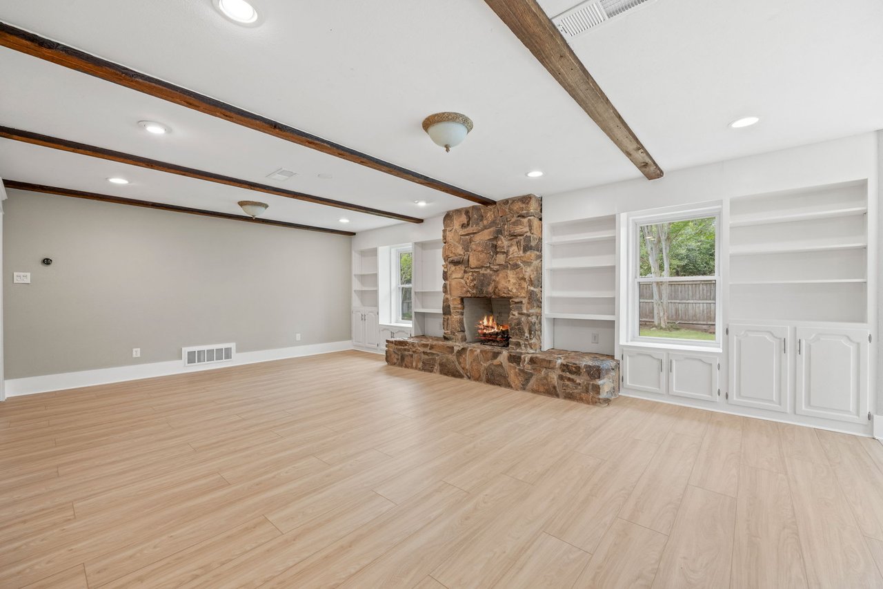 2912 Ashbury Drive