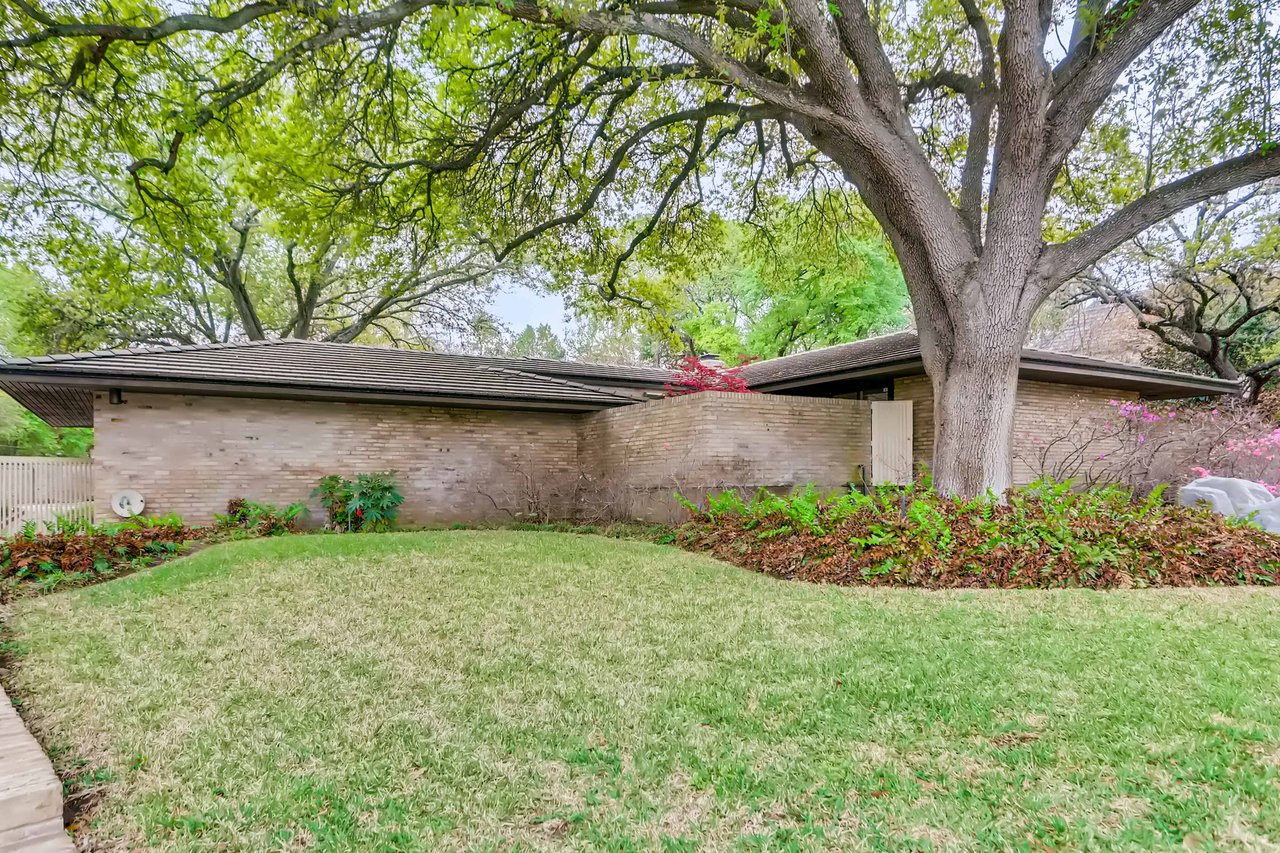 3301 Greenlee Drive