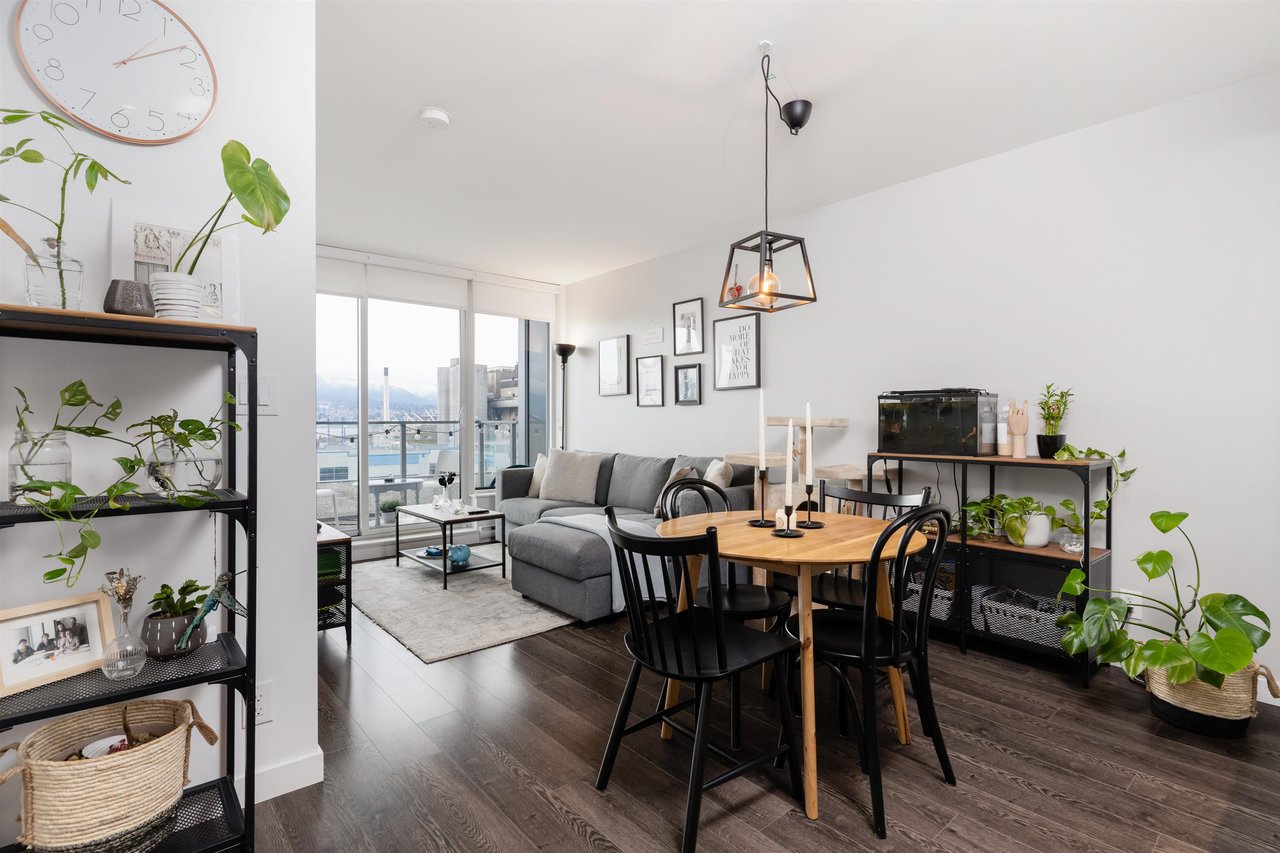 303-933 E Hastings St