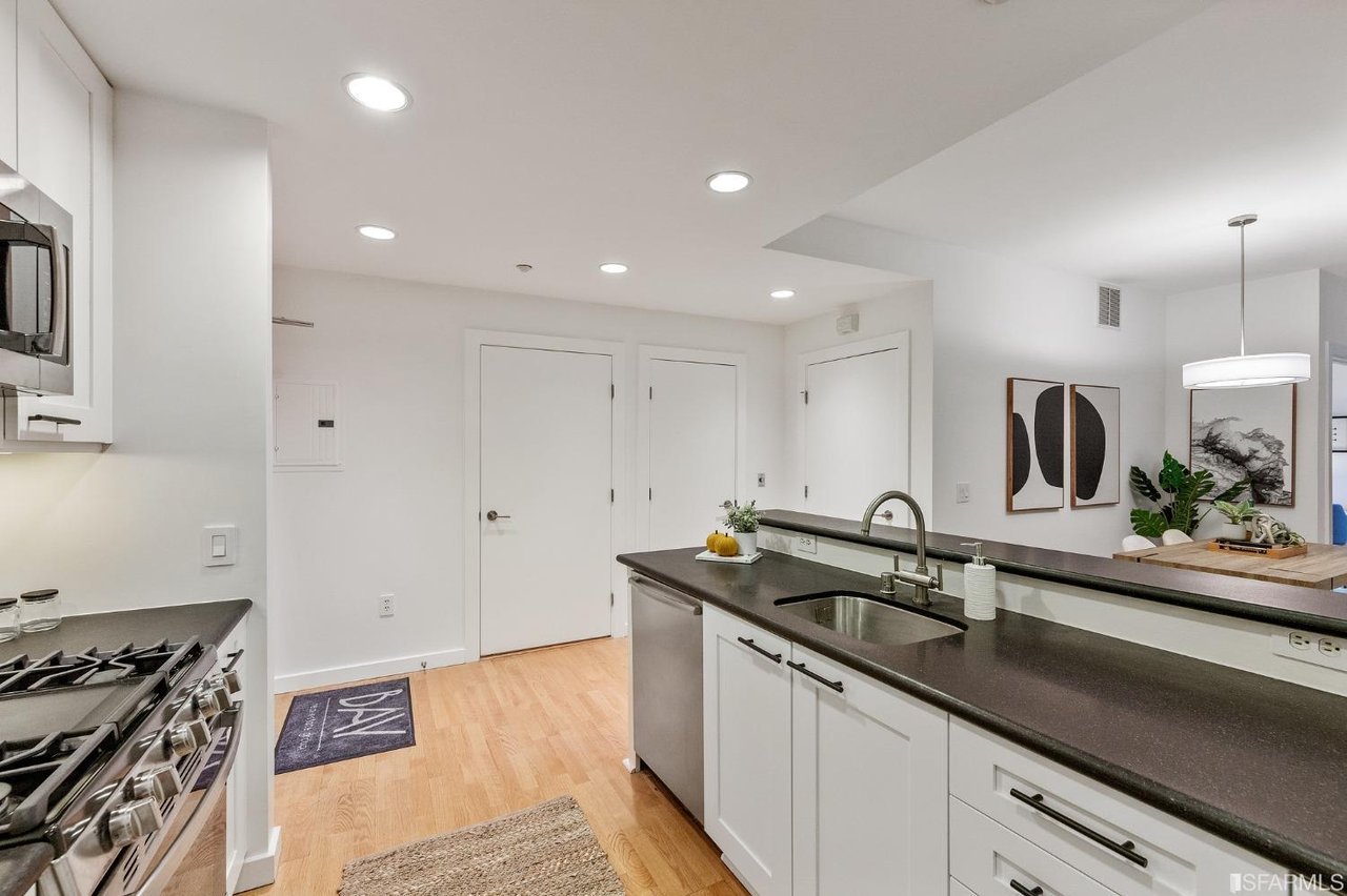 1521 SUTTER HEIGHTS