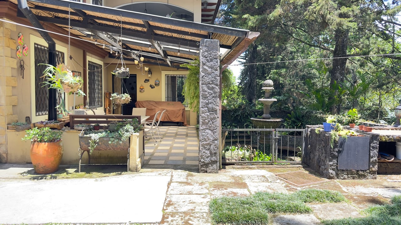 Colonial Gated Forest Home, Curridabat, San Jose