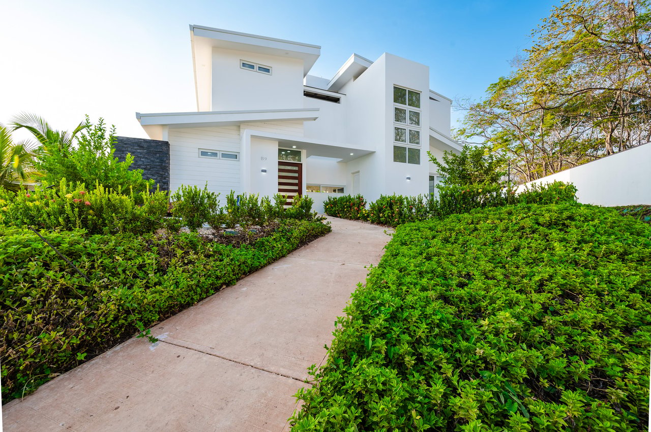 The Enclave | Ultra-Modern 5 Bedroom Villa Located Minutes From the Beach!