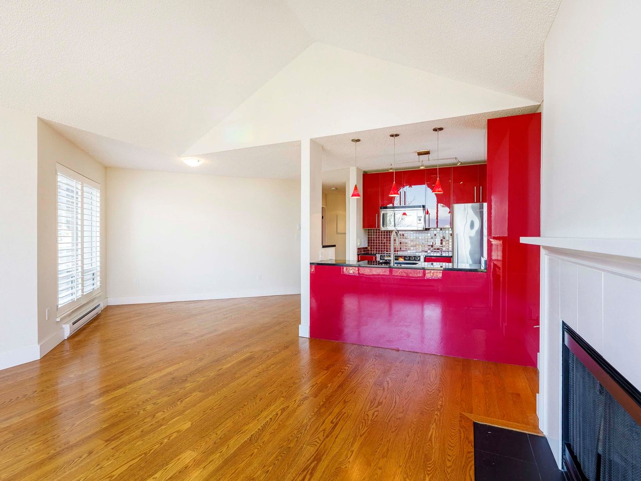 303-1100 W 7th Ave