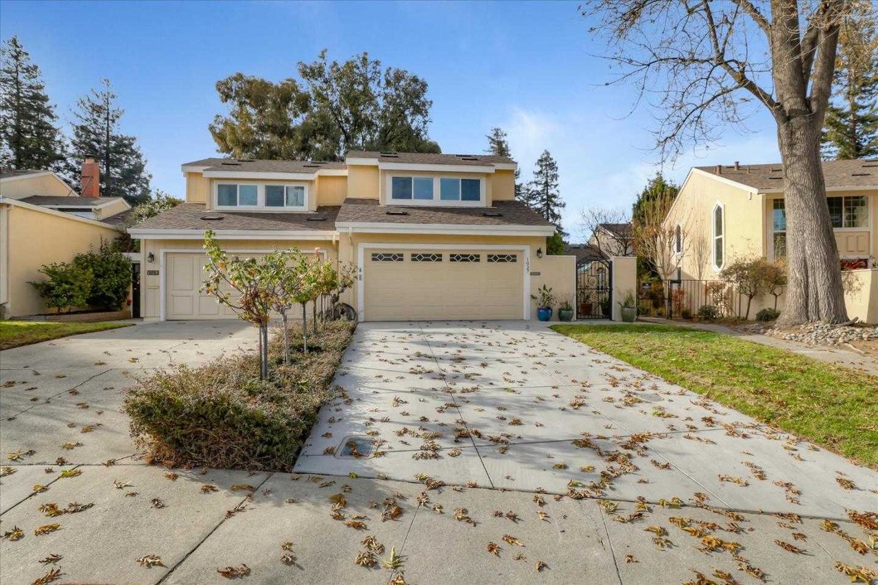 1027 Tulipan Dr 