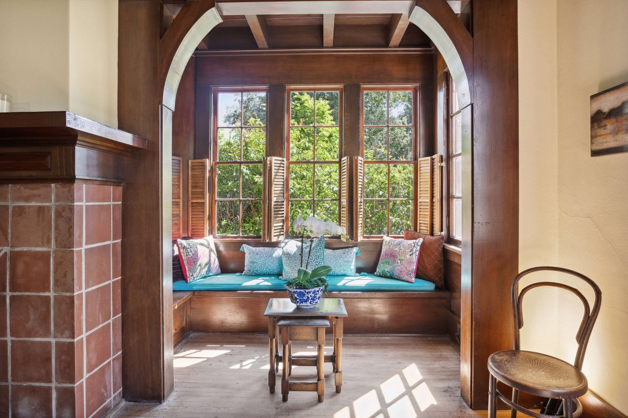 House History of 707 D Street, Petaluma