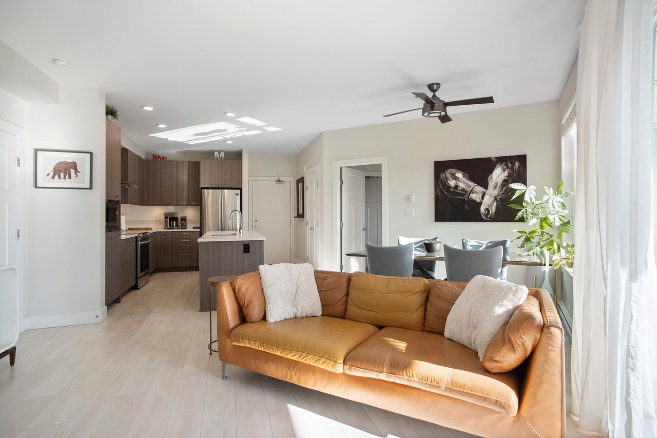207-4690 Hawk Lane