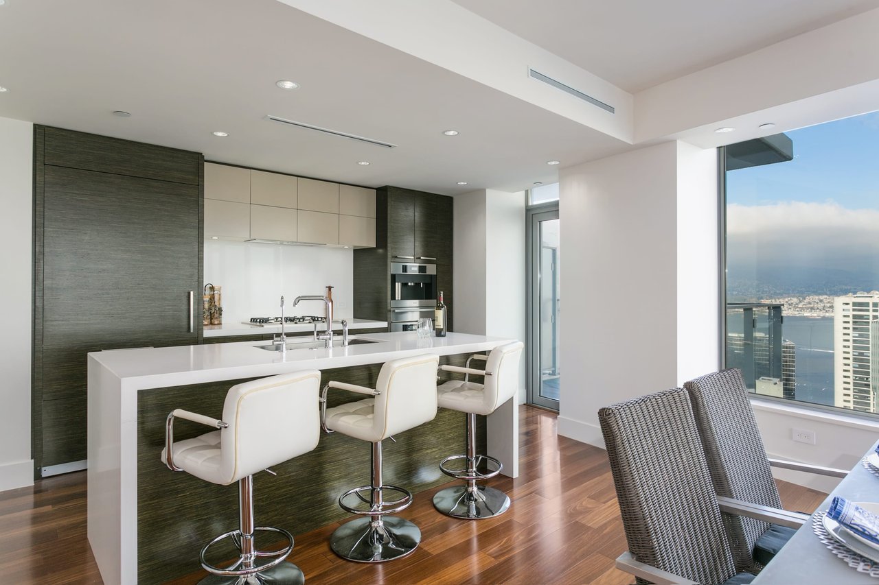 667 Howe St, #3604