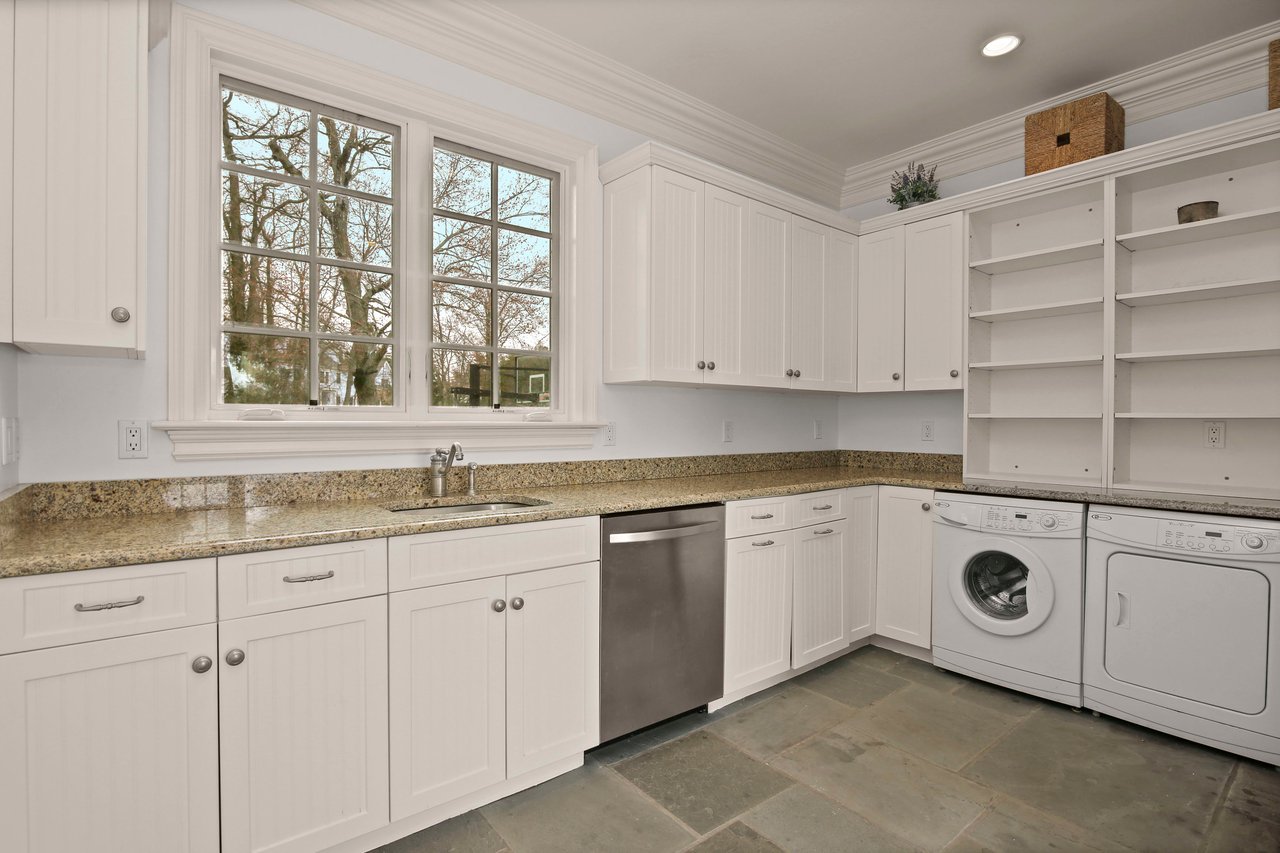 3 Glenwood Lane