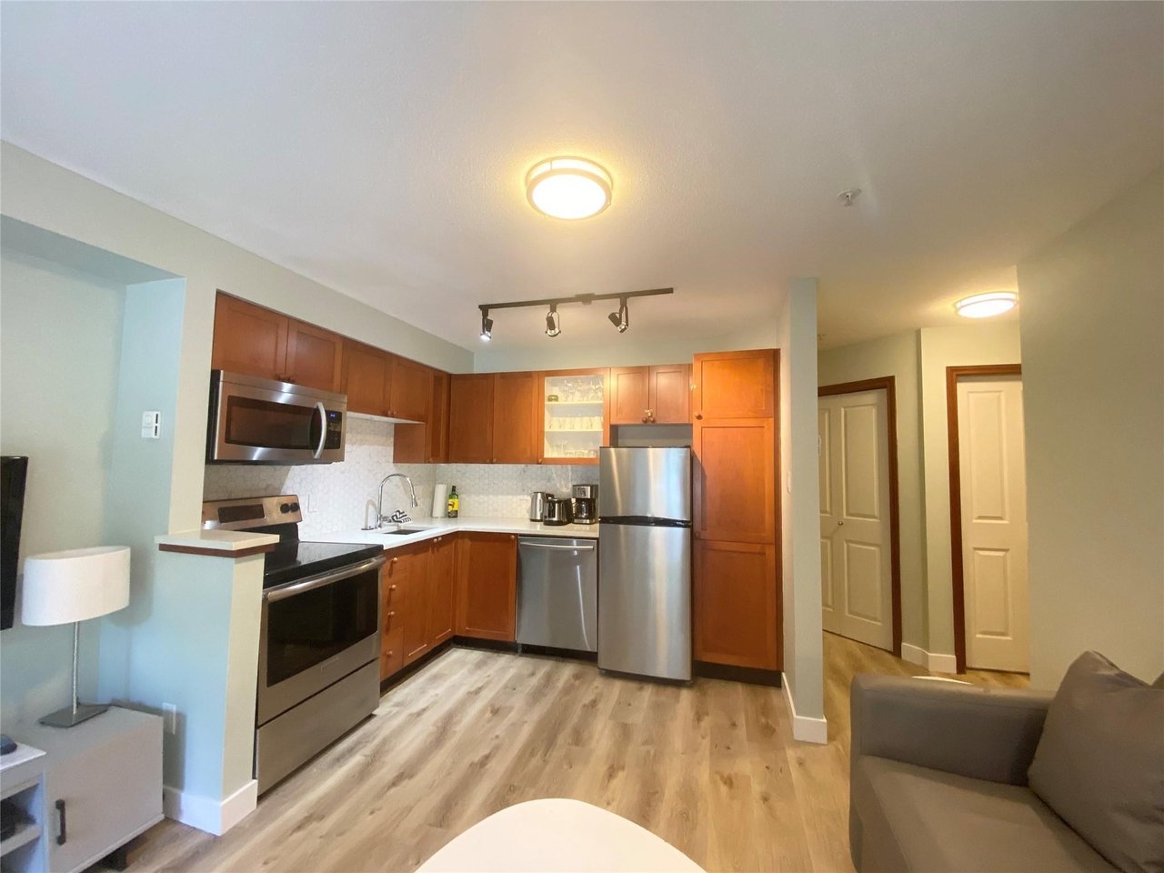27/27A-4388 Northlands Blvd