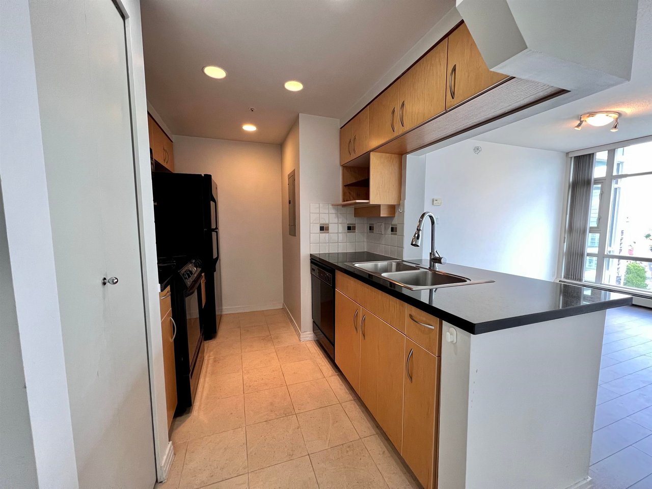 2305-198 Aquarius Mews