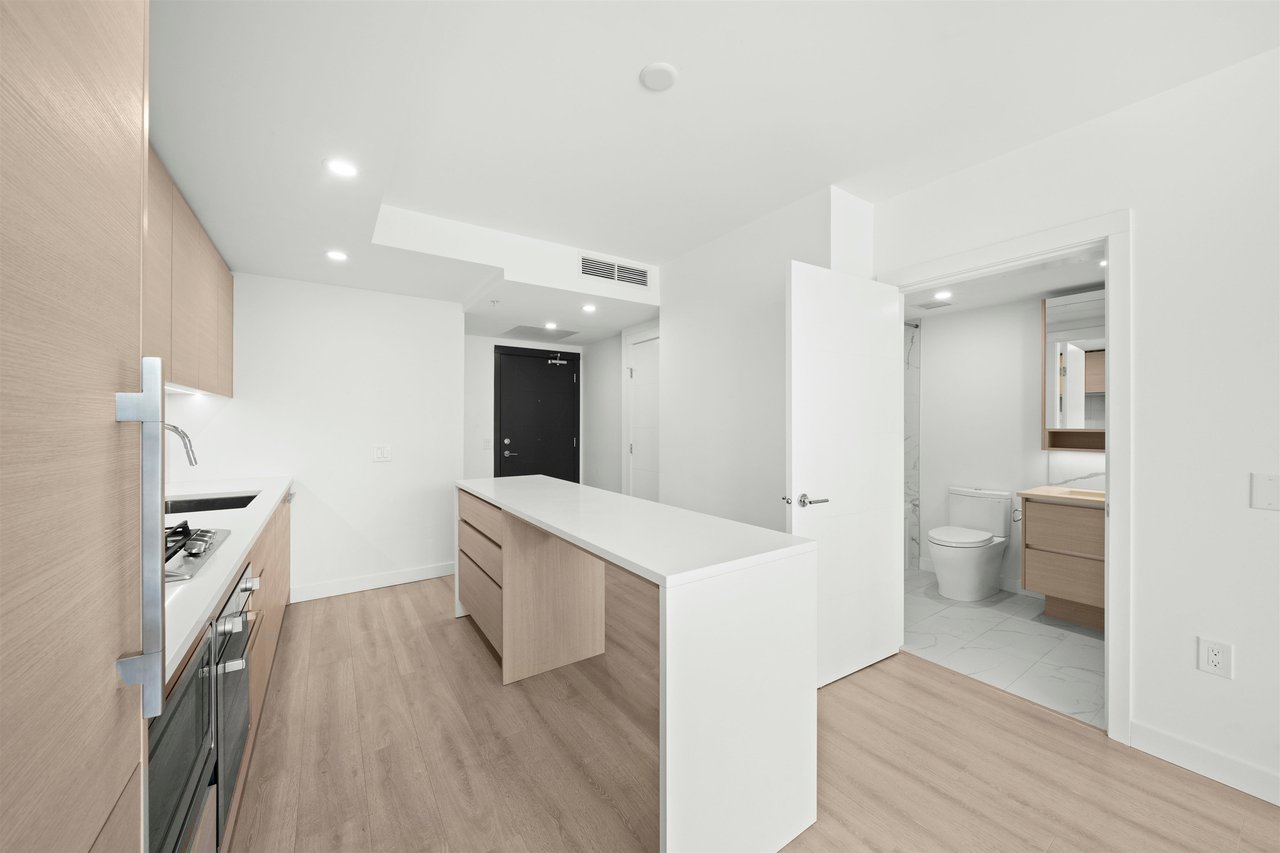 1003-823 Carnarvon St