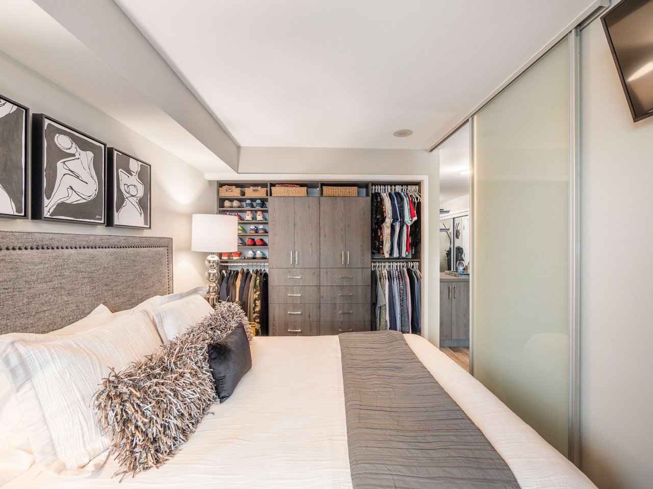 4305 - 25 Telegram Mews