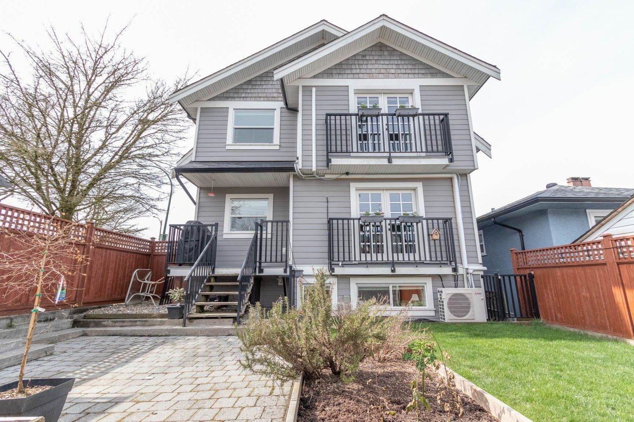 3896 Slocan St