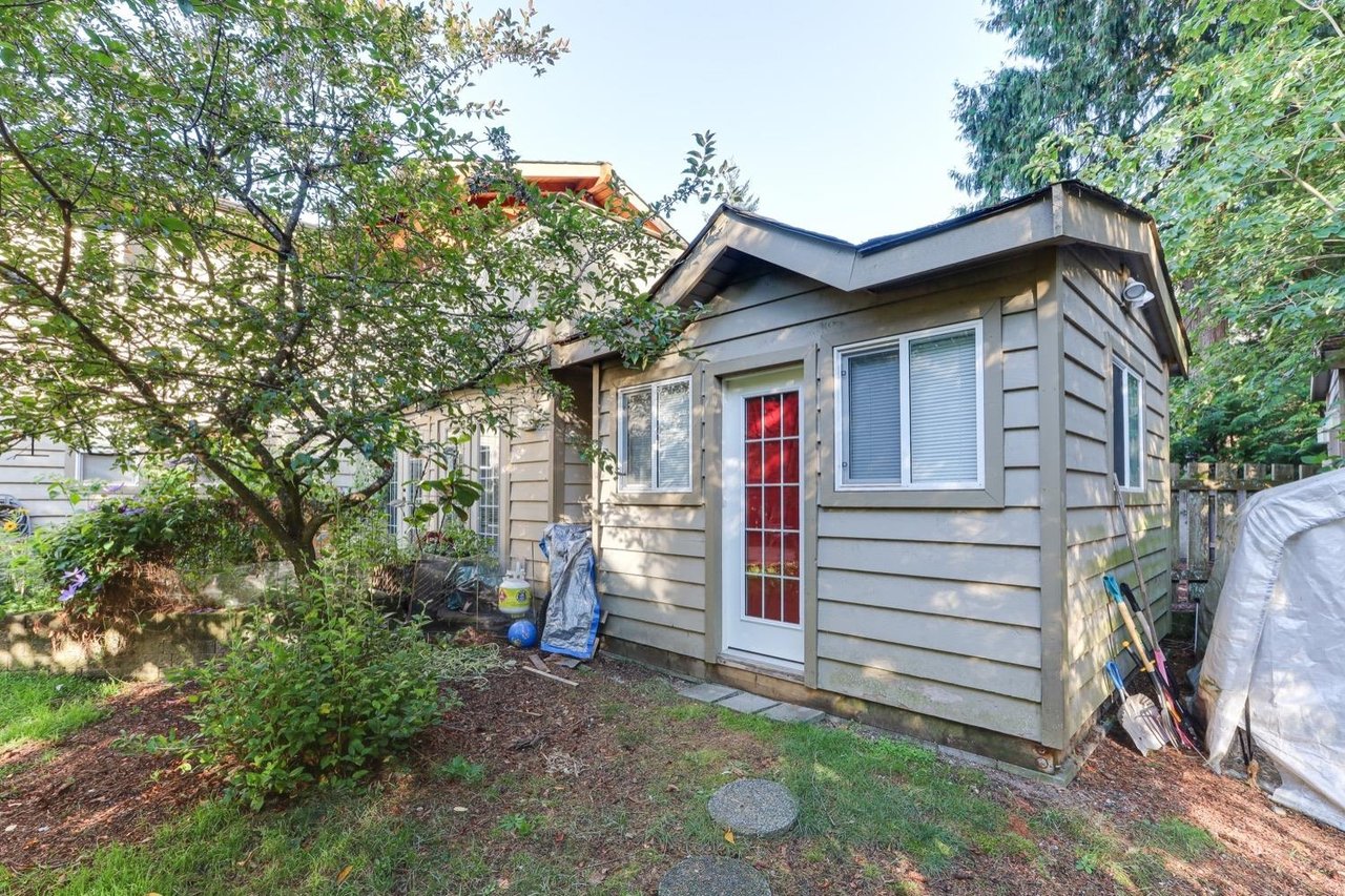 2552 Jura Cres