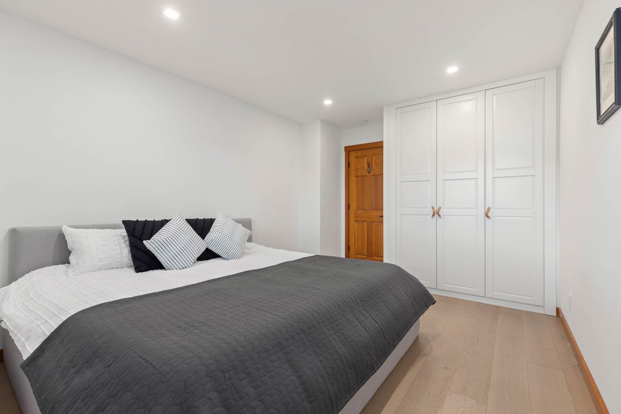 406-3317 Ptarmigan Pl