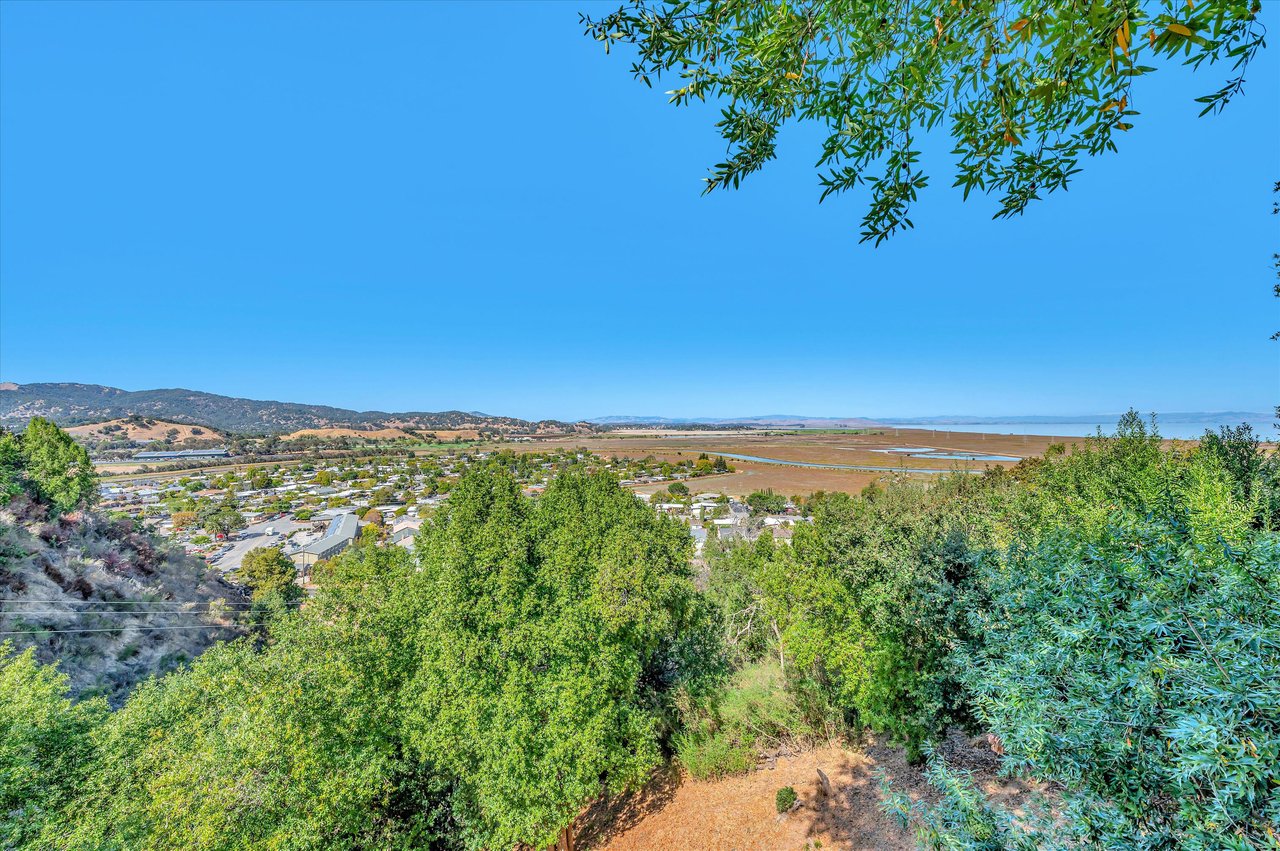 58 Sunny Oaks Dr.