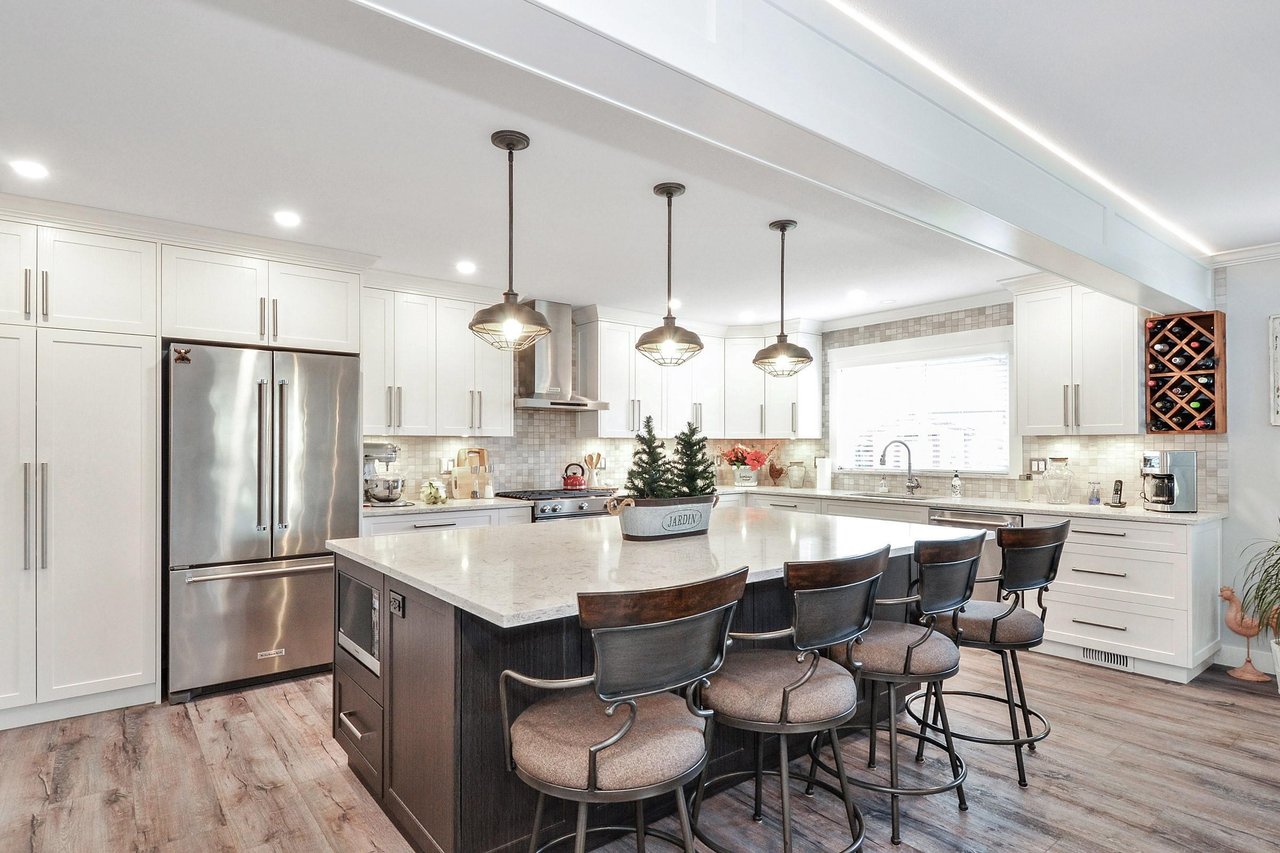23003 Apple Grove