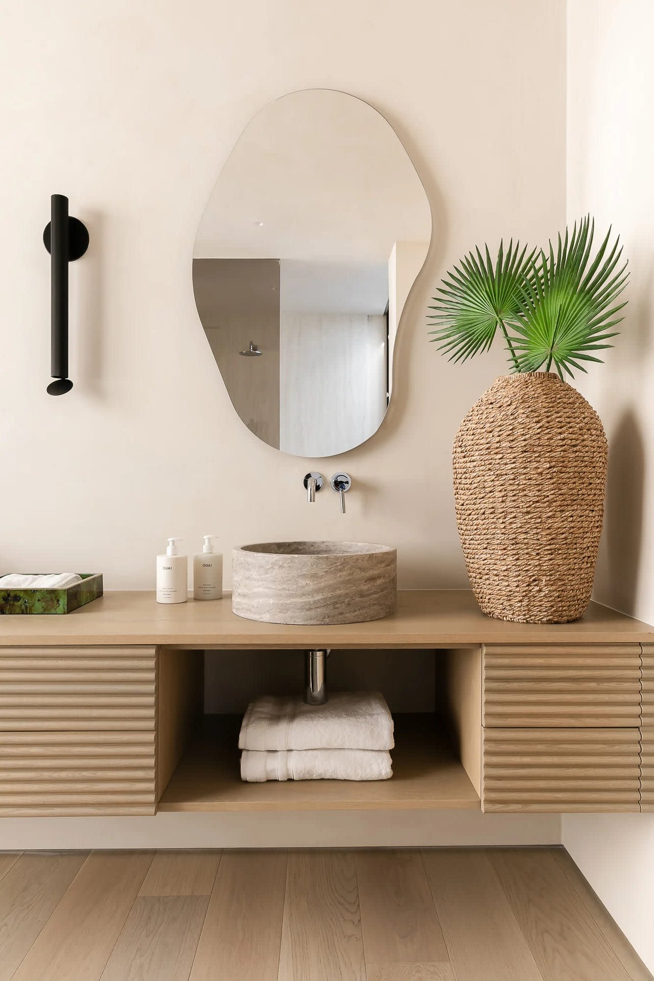JO/GA Homes has commenced sales for La Corte, an opulent, self-sufficient residence boasting LEED Platinum certification. The home features a state-of-the-art photovoltaic solar setup and Tesla batteries, ensuring sustainable energy usage. (Posted March 2024)