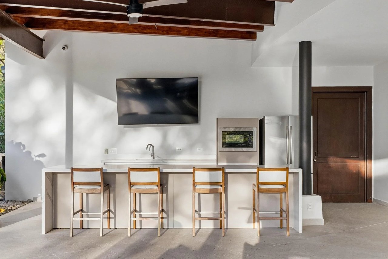 Renovated Carao Golf Condo, Flamingo, Guanacaste
