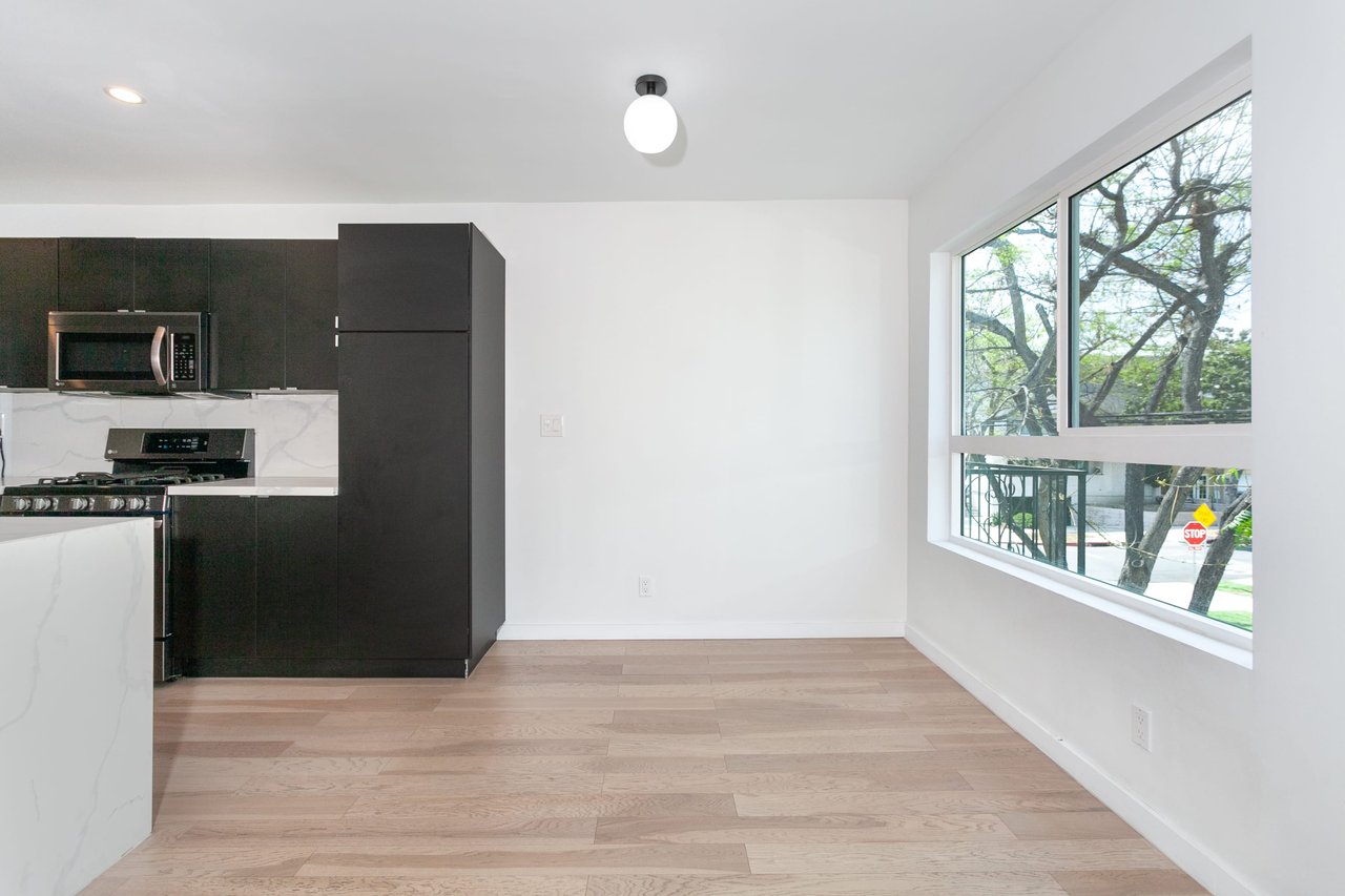 560 N Kings Road Unit 5