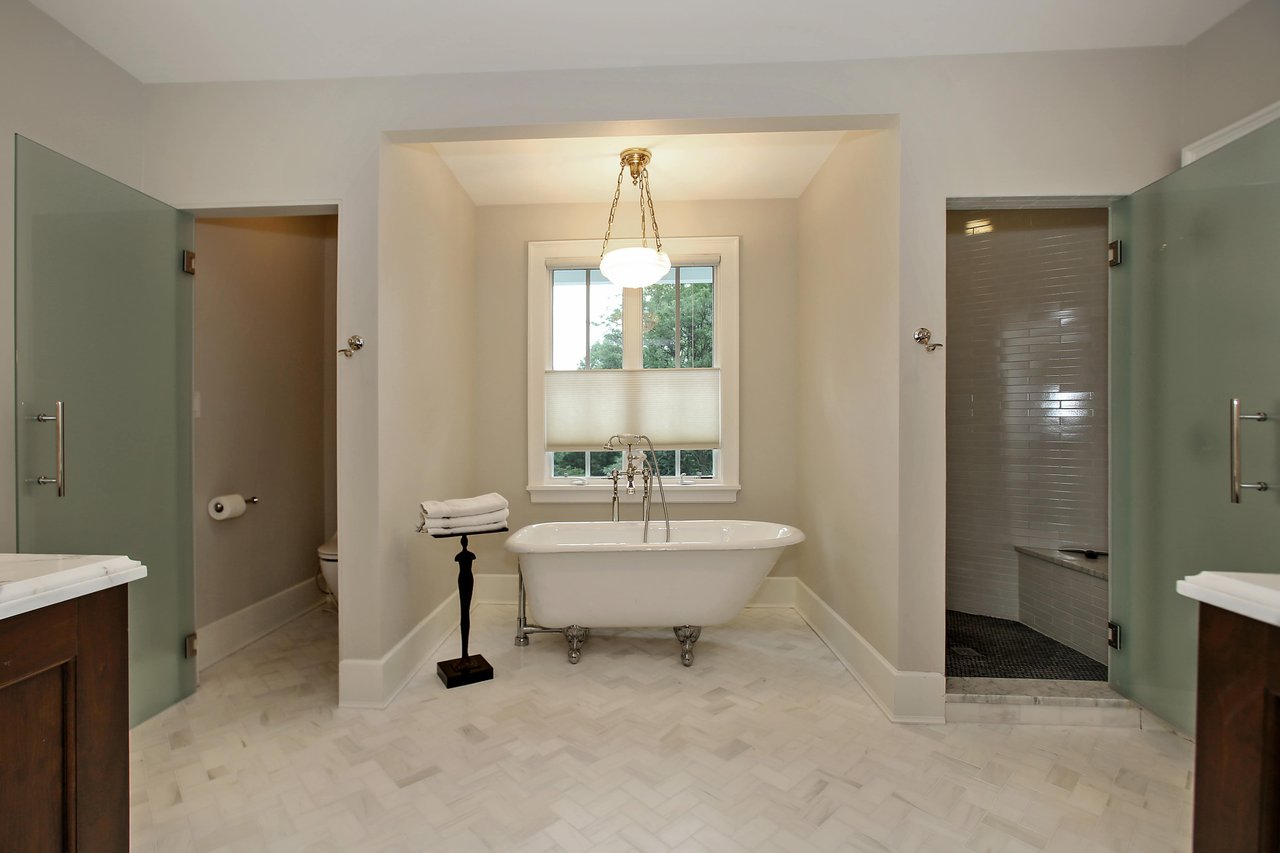 Brilliant Collaboration of Modern Meets Farmhouse