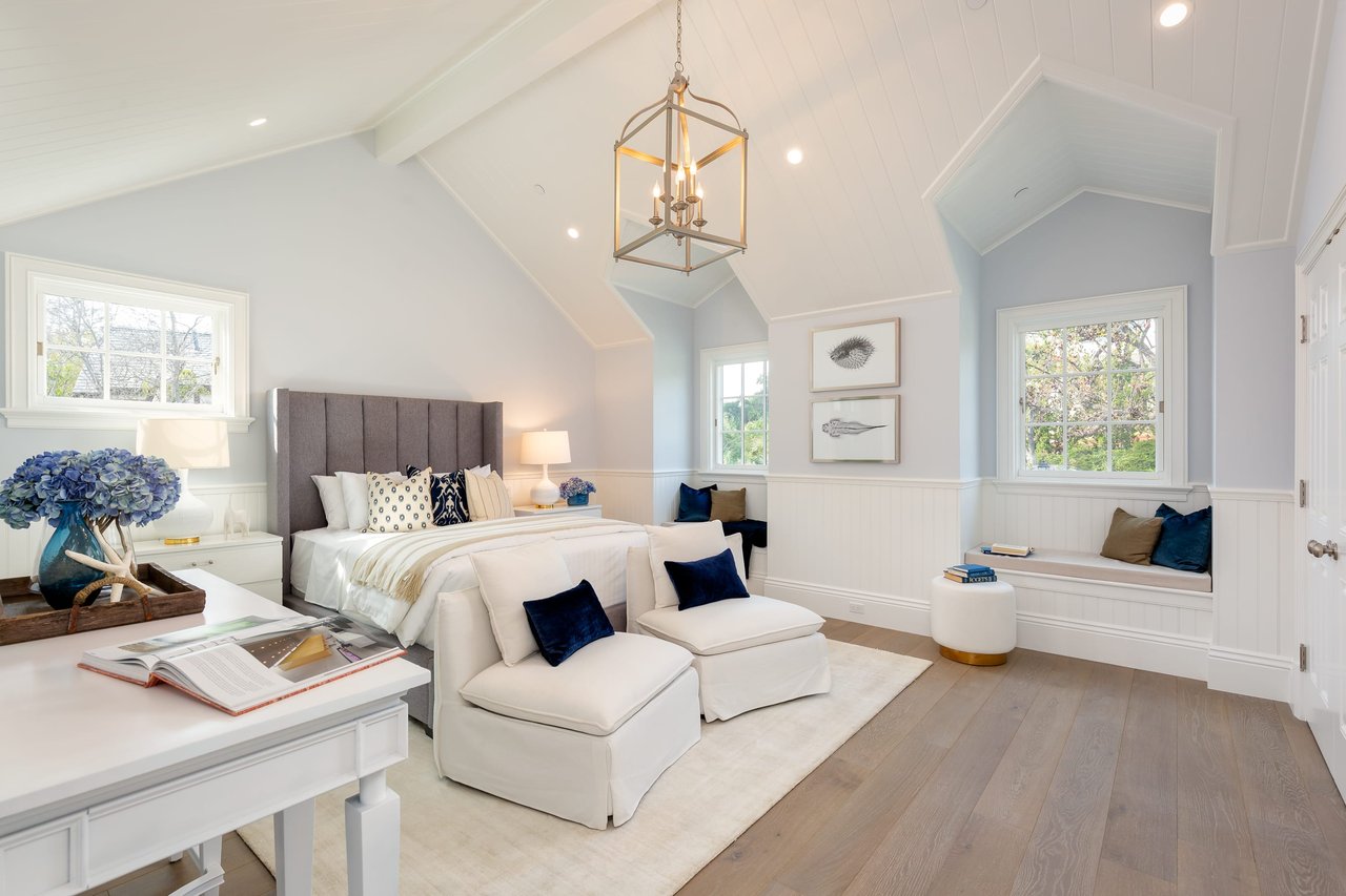 Exquisite Estate in Prime Riviera