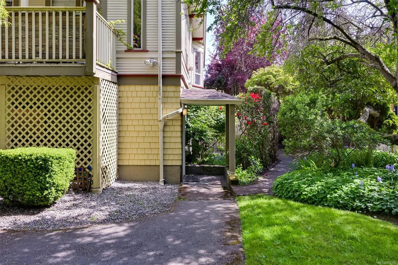 D-142 St. Lawrence St