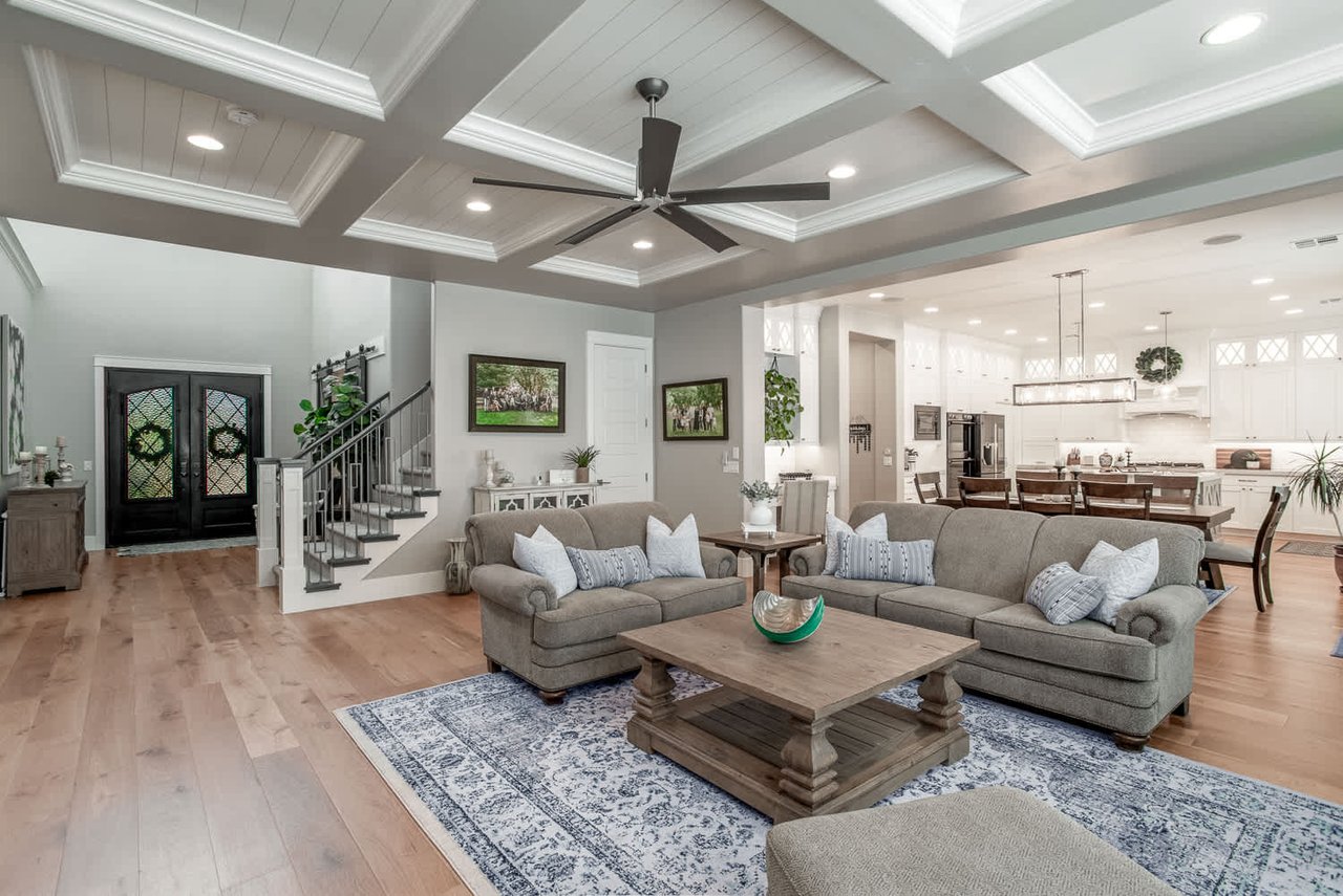 258 W Blue Quartz Dr