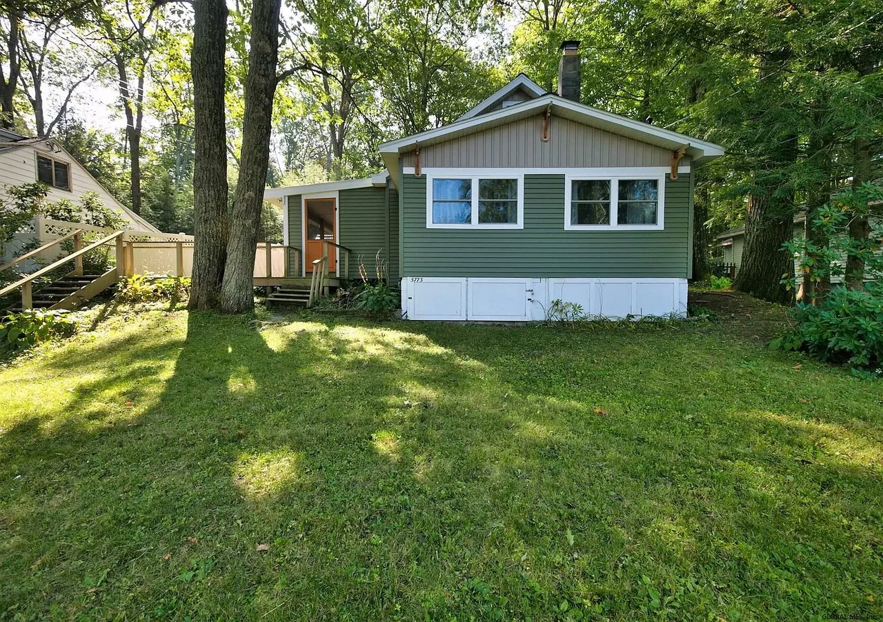 5773 Lake Rd