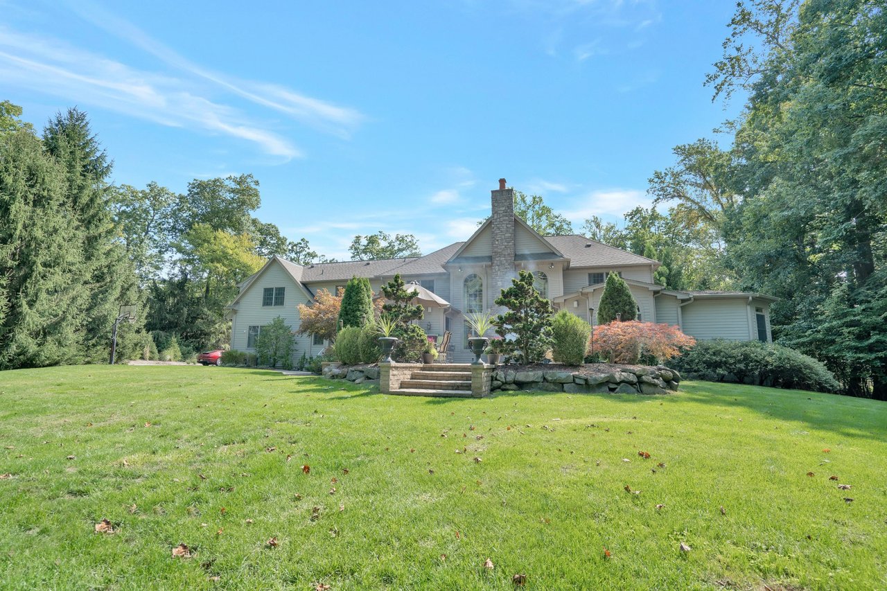 8 Glenbrook Drive