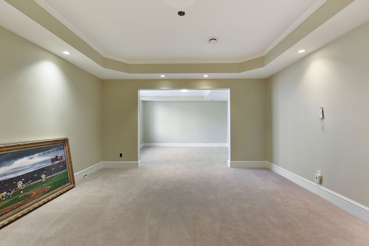 550 Oxford Road, Orono
