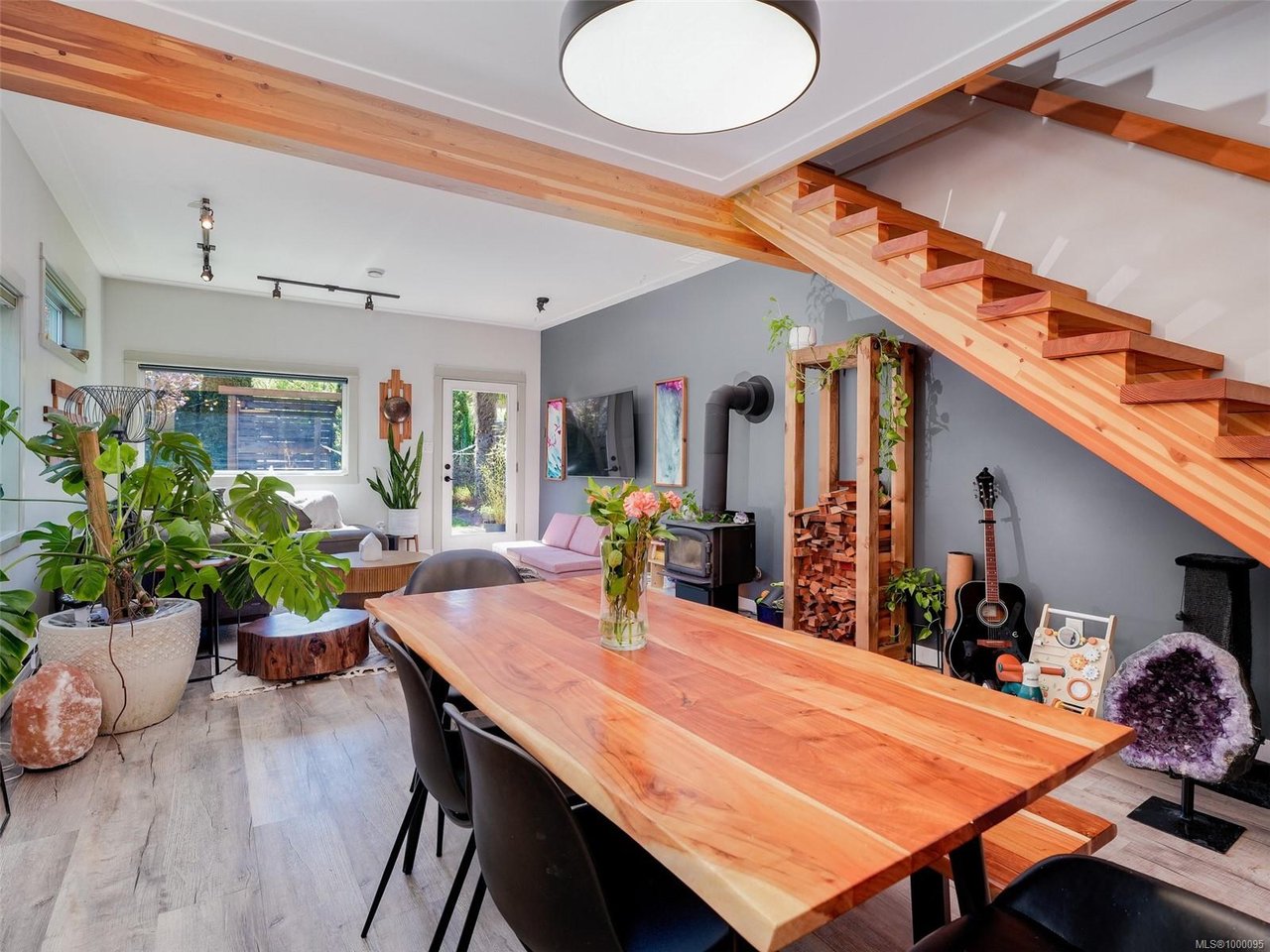 282 Burnside Rd, Victoria