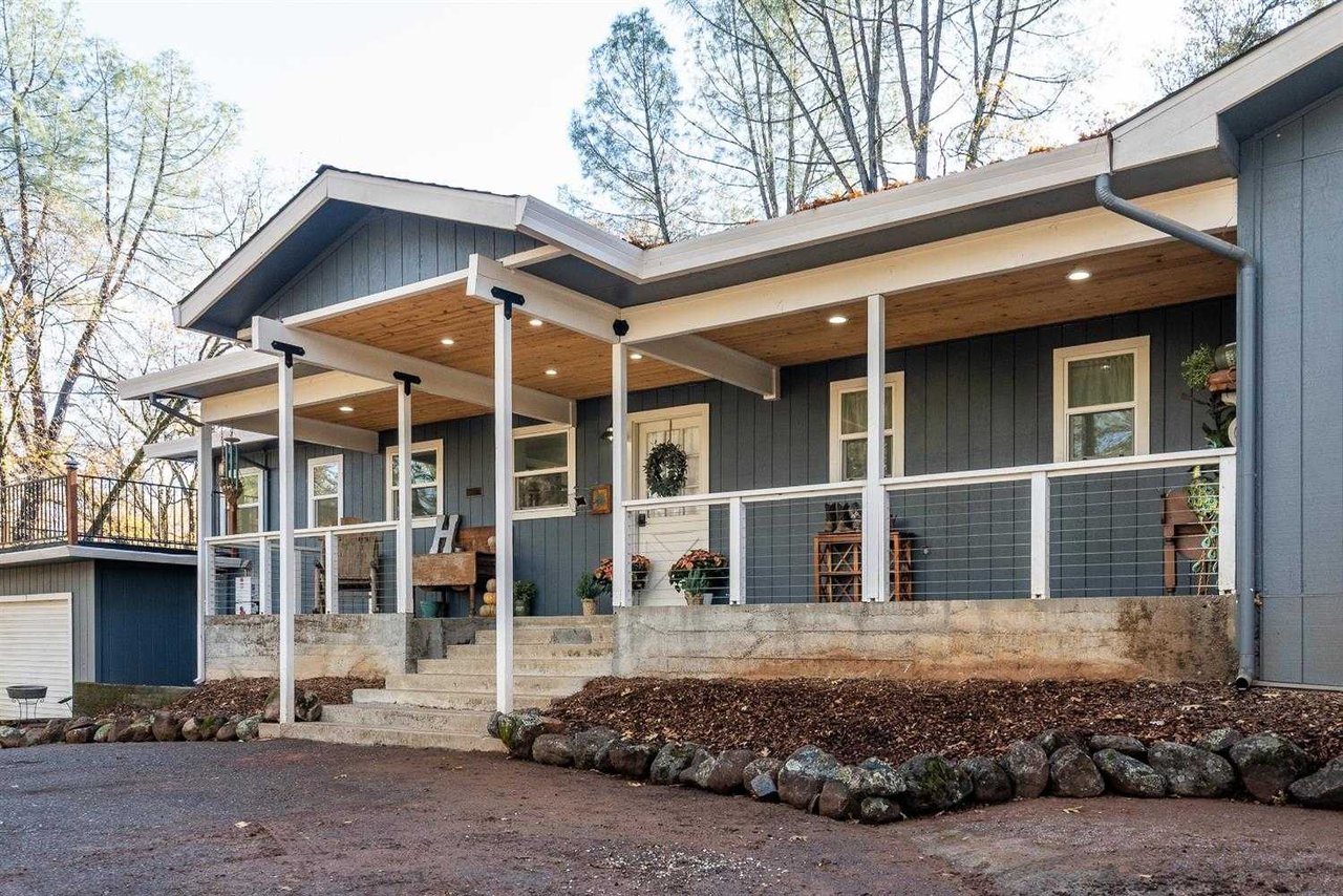400 Digger Pine Ln