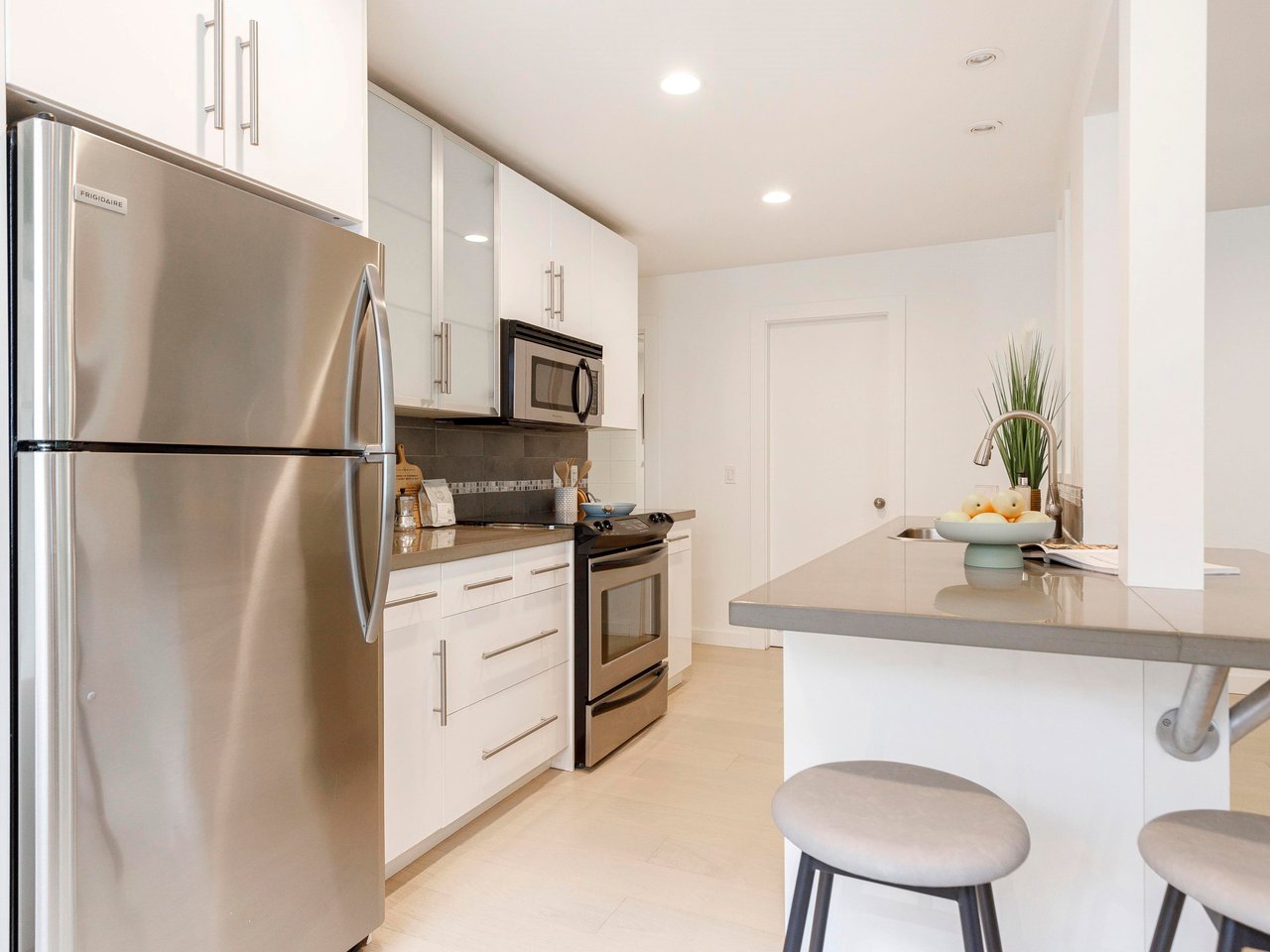 204-2770 Burrard St