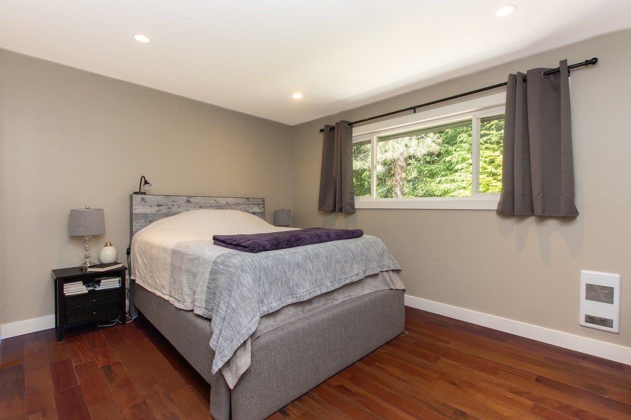 40537 N Highlands Wy
