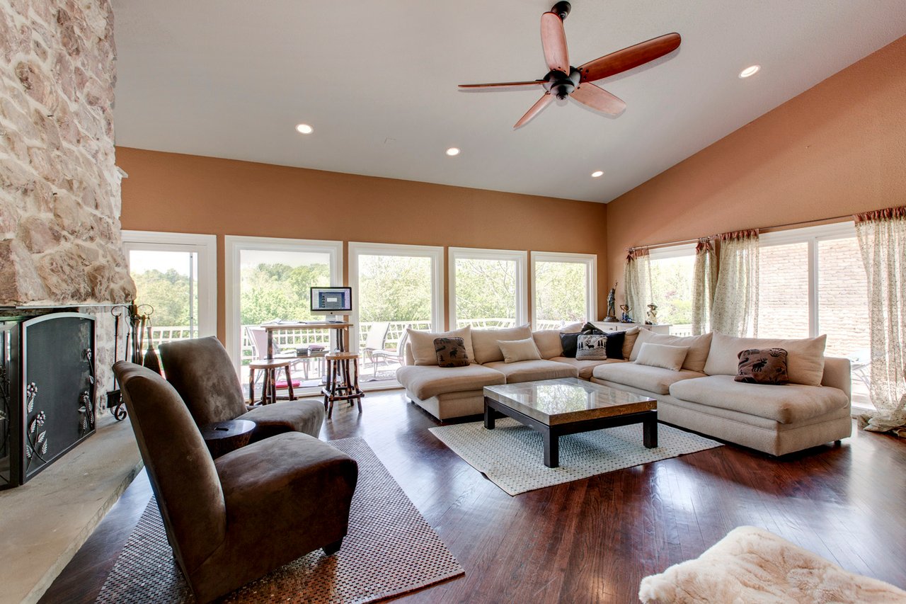 1 Piney Meetinghouse Ct