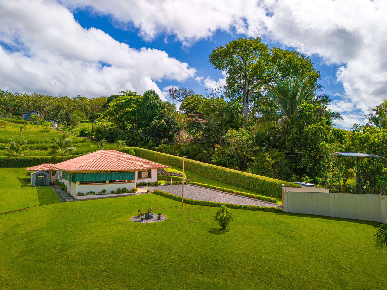 La Palma Custom Build 3 bedroom 2 bath - Prestine Condition