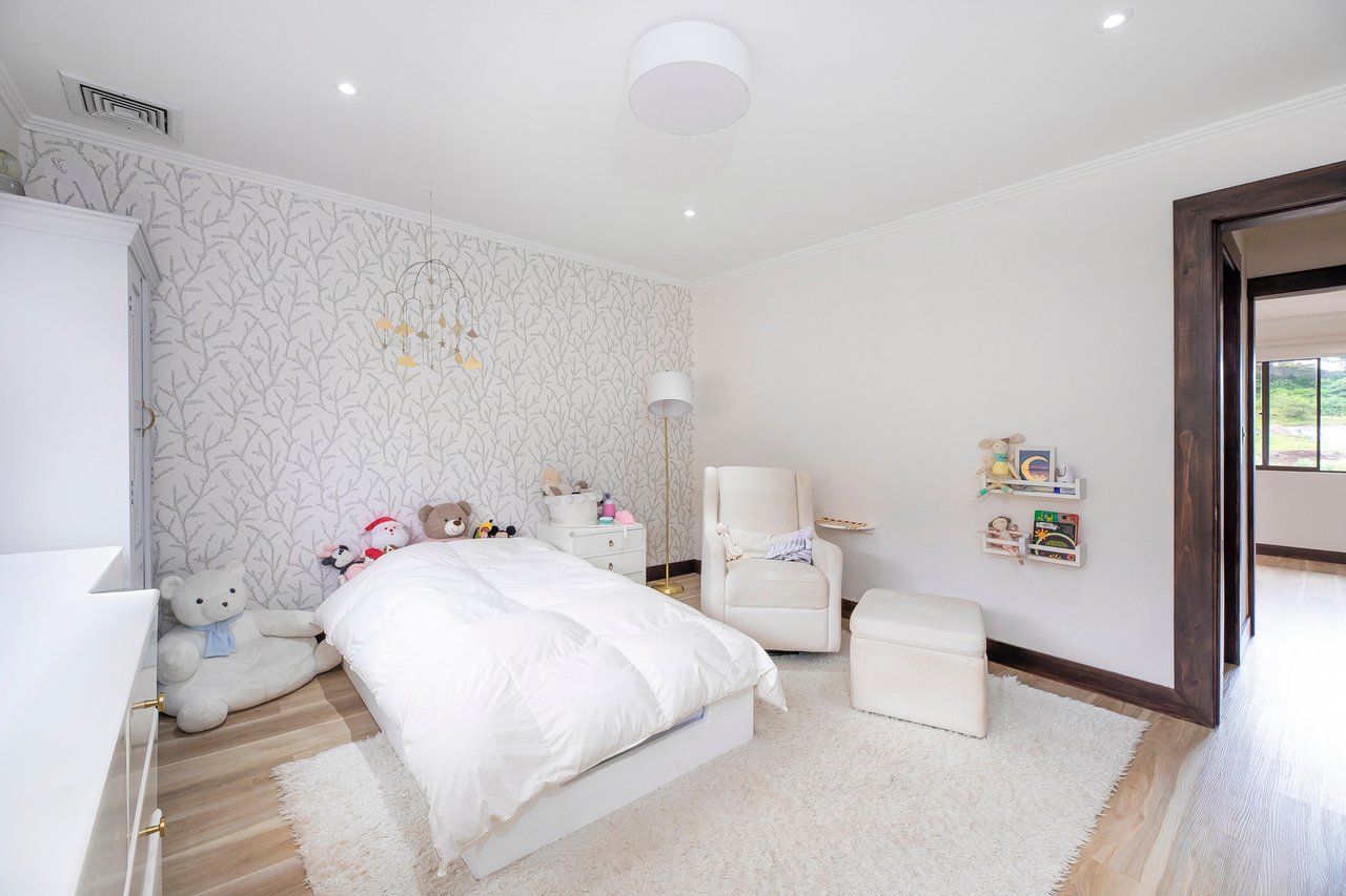 Remodeled Family Condo, Escazu, San Jose