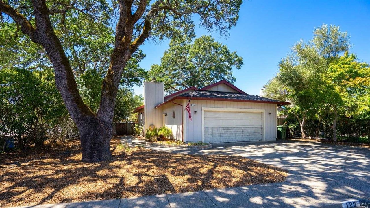 128 Greenbrook Ct