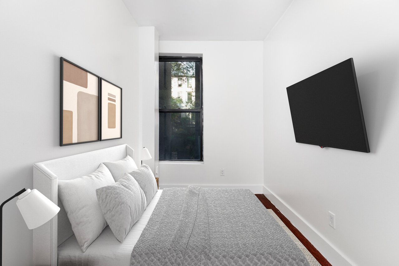 223 Bainbridge Street, Apt 2L