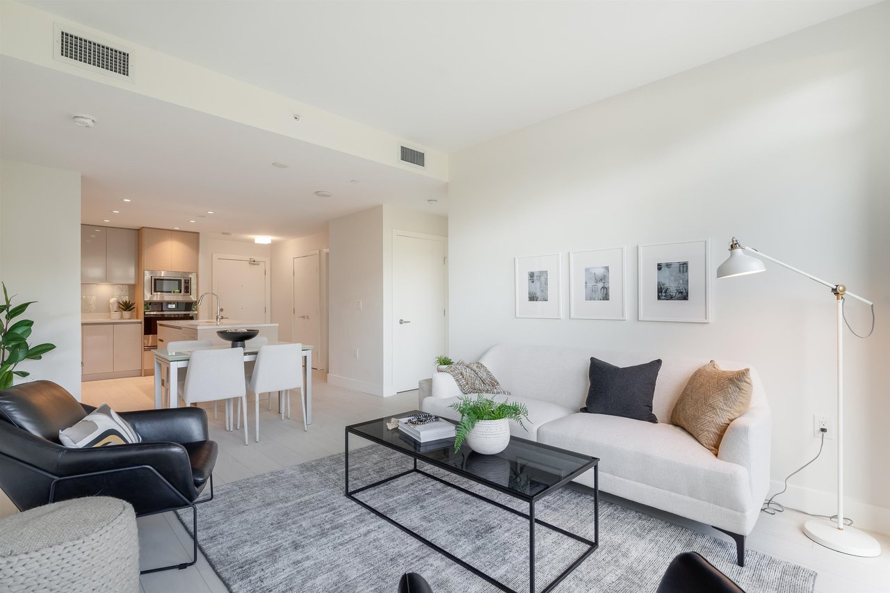 208-3538 Sawmill Cres